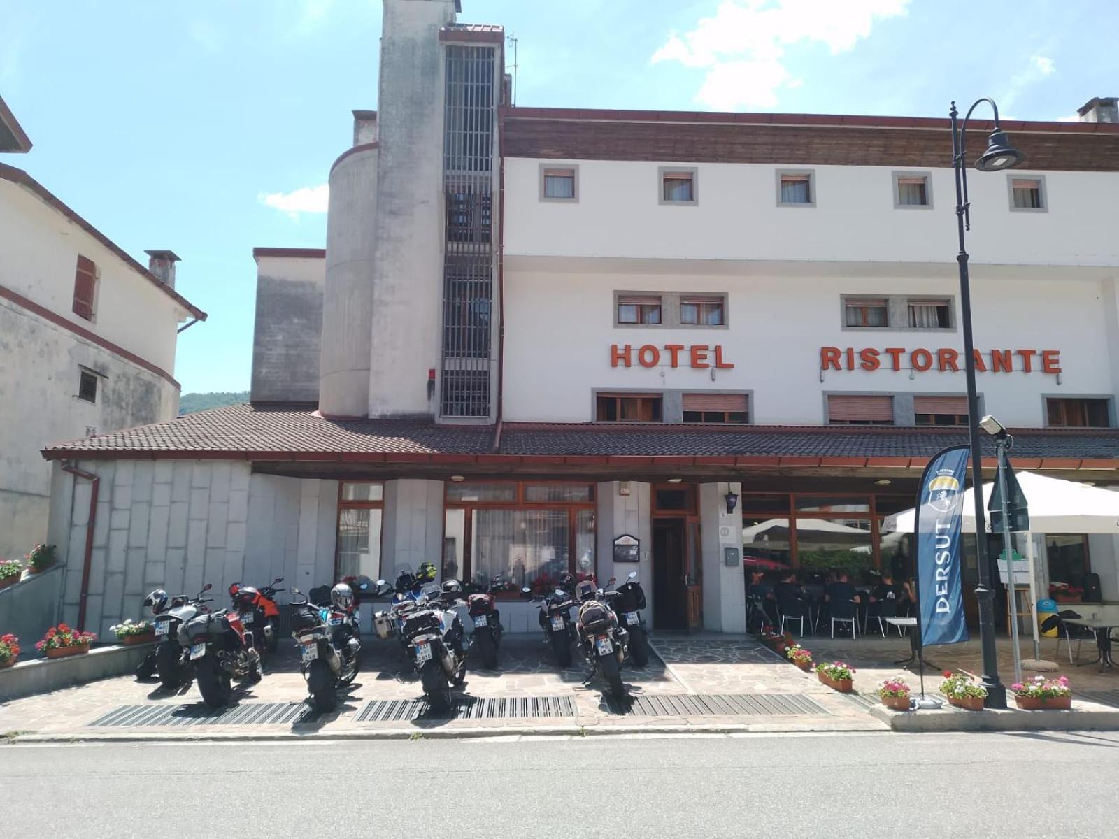 Bike & Bikers Hotel Restaurant Ampezzo Eksteriør bilde