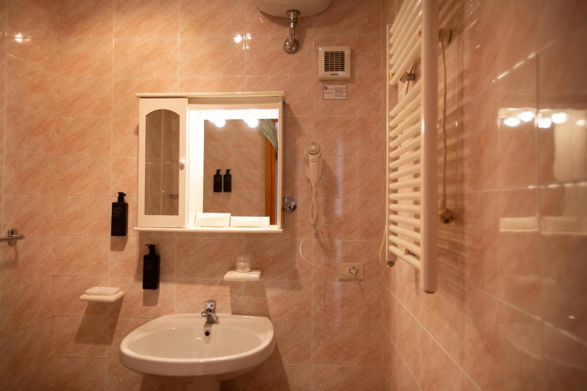 Bike & Bikers Hotel Restaurant Ampezzo Eksteriør bilde