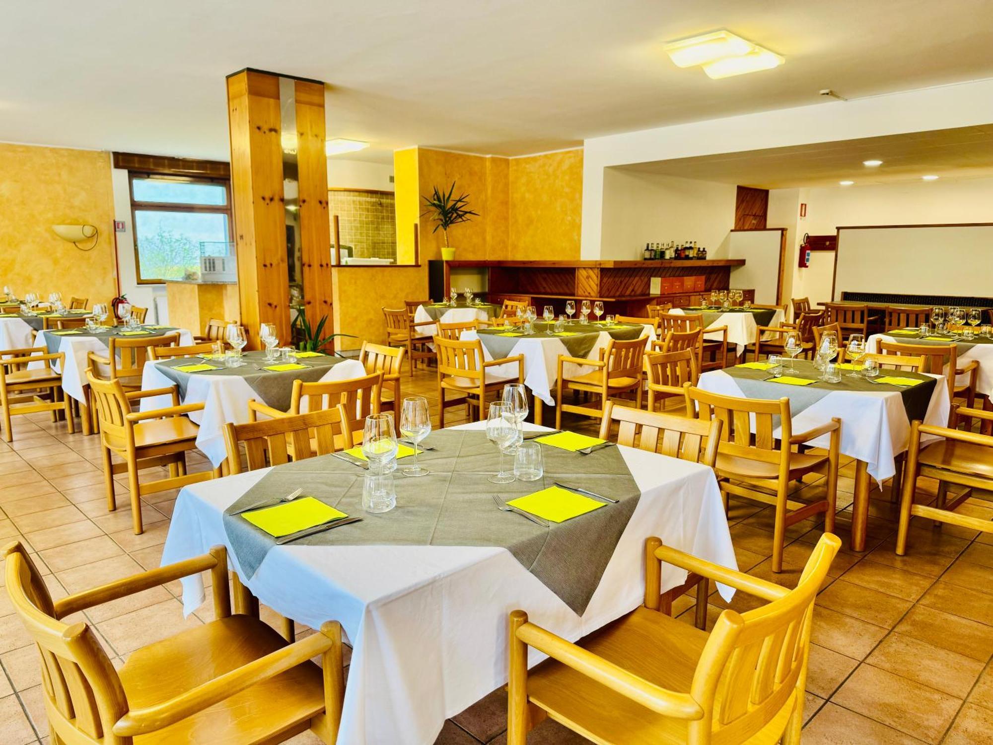 Bike & Bikers Hotel Restaurant Ampezzo Eksteriør bilde